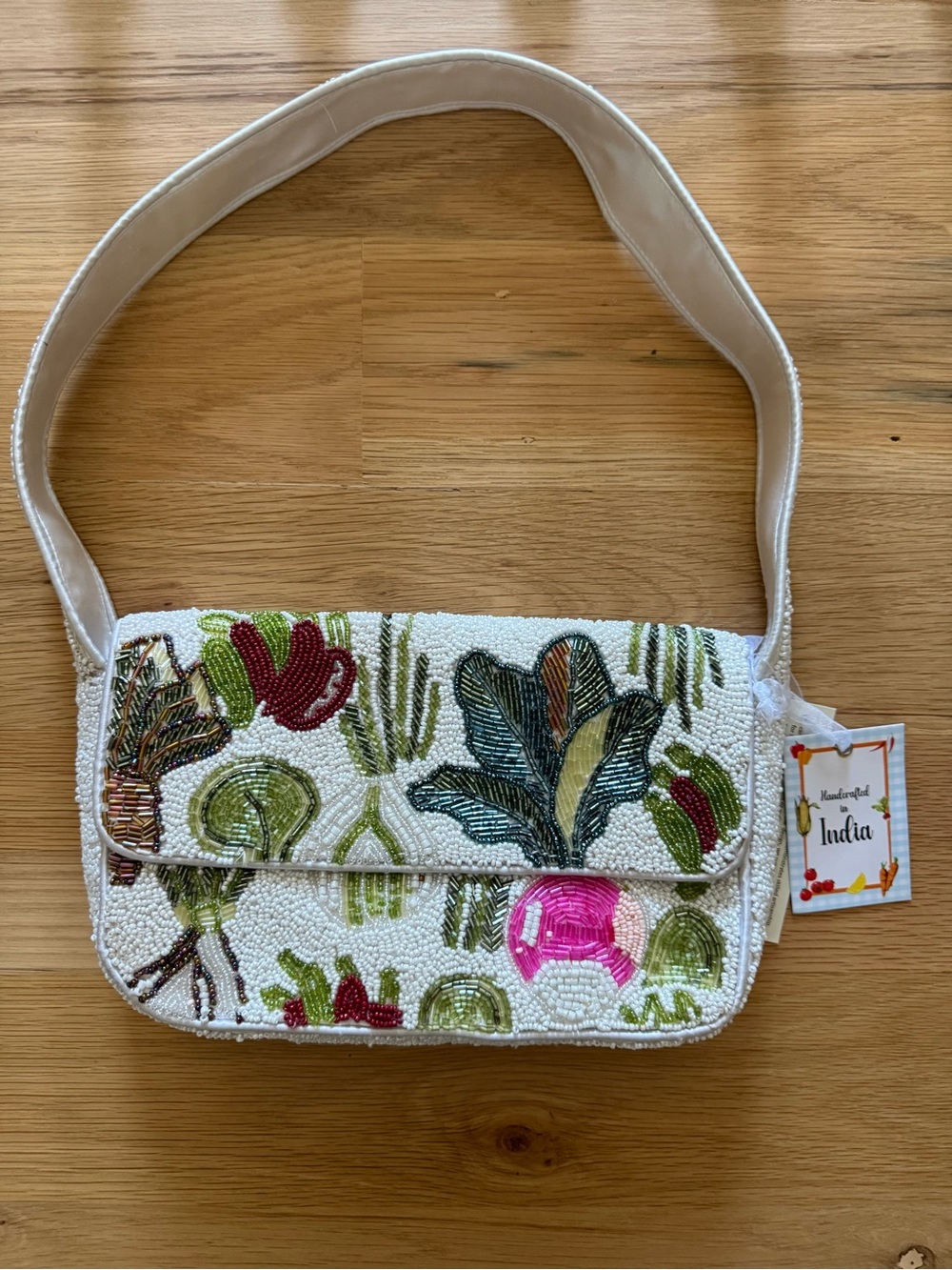 NWT Handcrafted Floral Beaded Shoulder Bag in White $88
